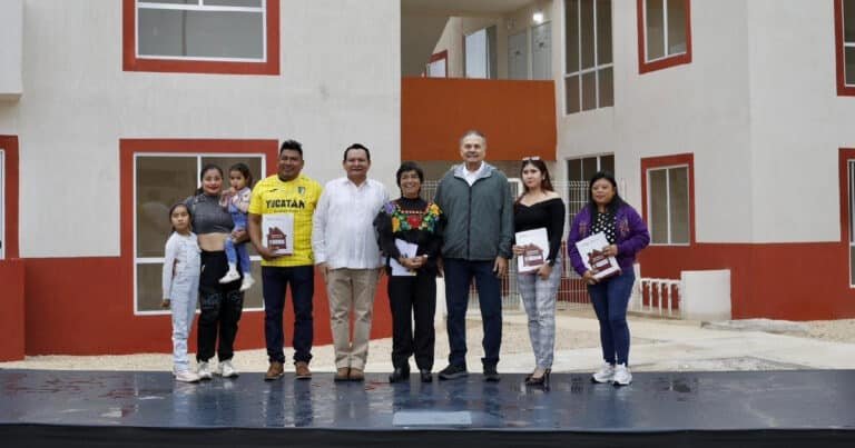 Infonavit entrega en Yucatán las primeras viviendas del Bienestar en este estado