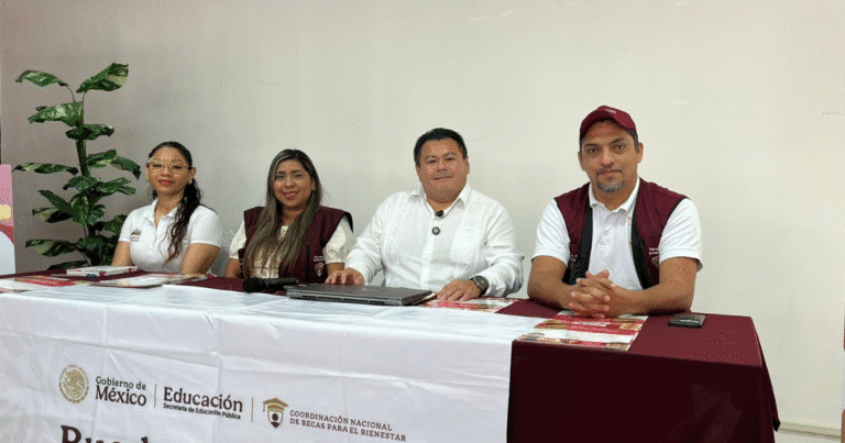 abrirán convocatoria de la beca rita cetina para uniformes y útiles en primaria