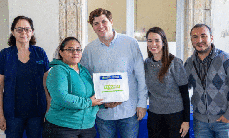 ayuntamiento de mérida entrega auxiliares auditivos que mejoran la vida de personas con discapacidad