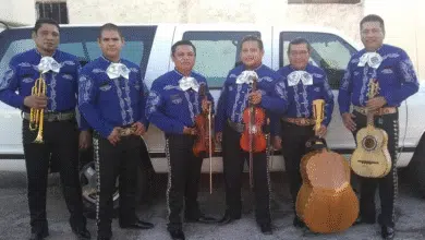 bajo el servicio de mariachis en mérida previo al 14 de febrero