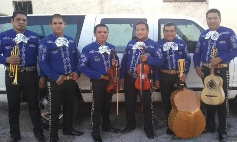 bajo el servicio de mariachis en mérida previo al 14 de febrero