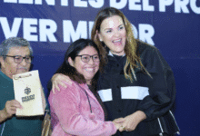 cecilia patrón entrega lentes gratuitos a 513 personas en el roble agrícola