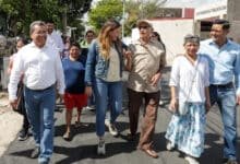 Entrega Cecilia Patrón calles repavimentadas en el poniente de Mérida
