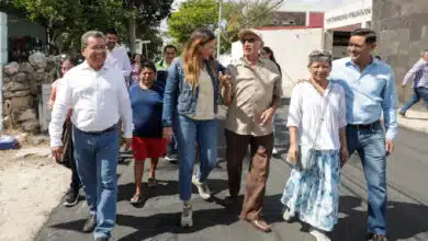 Entrega Cecilia Patrón calles repavimentadas en el poniente de Mérida