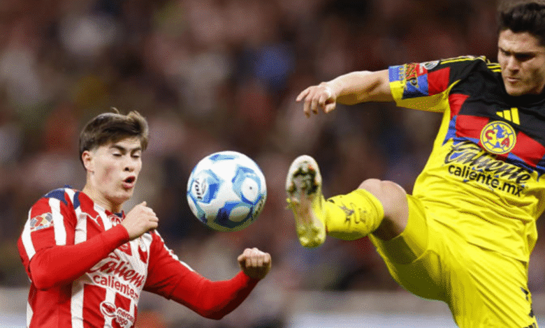 Chivas vence al América y sigue como líder de la Liga MX (1)