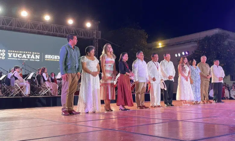 entrega joaquín díaz mena la medalla bellas artes 2026 a tomás cortés canto