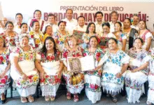 honran el bordado yucateco con libro