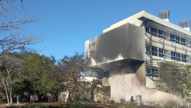 incendio de maleza provoca evacuación preventiva en facultad de psicología de la uady