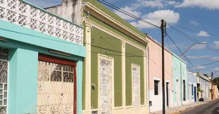 llaman a regularizar alojamientos en plataformas digitales para mantener el orden en mérida