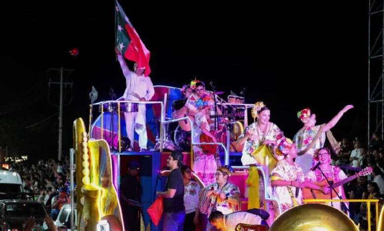 Más de 40 mil personas celebran la Noche Regional del Circo Carnaval Mérida 2026 (Foto de Ayuntamiento de Mérida)