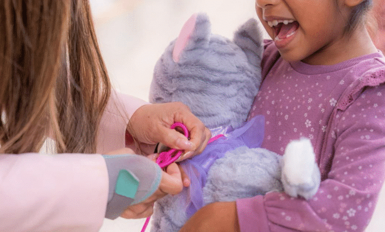 Con el objetivo de garantizar el derecho de niñas, niños y adolescentes a vivir en familia, el DIF Yucatán refuerza sus acciones para agilizar y facilitar los procesos de adopción, al tiempo que mantiene como prioridad absoluta la protección integral de la infancia, informó la directora general del organismo, Shirley Castillo Sánchez.