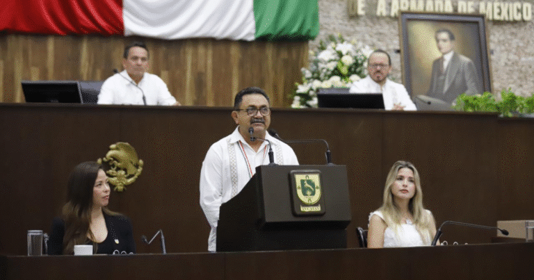 reconocen trayectoria ejemplar con la medalla “héctor victoria aguilar” en sesión solemne