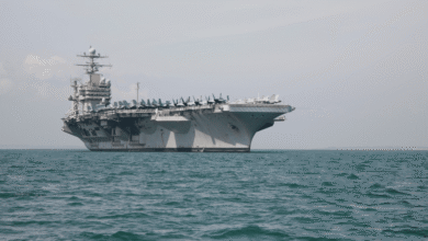 Estados Unidos ordenó el despliegue de un segundo portaaviones en Oriente Medio para fortalecer su presencia estratégica frente a Irán, en un contexto marcado por negociaciones diplomáticas y advertencias cruzadas sobre el programa nuclear iraní.