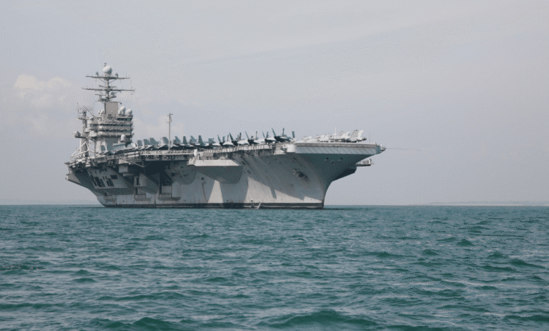 Estados Unidos ordenó el despliegue de un segundo portaaviones en Oriente Medio para fortalecer su presencia estratégica frente a Irán, en un contexto marcado por negociaciones diplomáticas y advertencias cruzadas sobre el programa nuclear iraní.