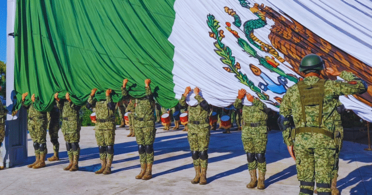 yucatán conmemora al ejército y la fuerza aérea con izamiento de bandera