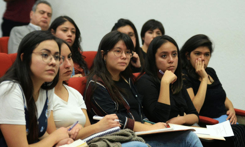 alta demanda en la universidad de las mujeres en mérida con más de 850 solicitudes