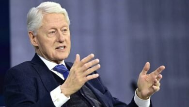 Bill Clinton explica ante el Congreso su relación con Jeffrey Epstein. Imagen: Redes Sociales.
