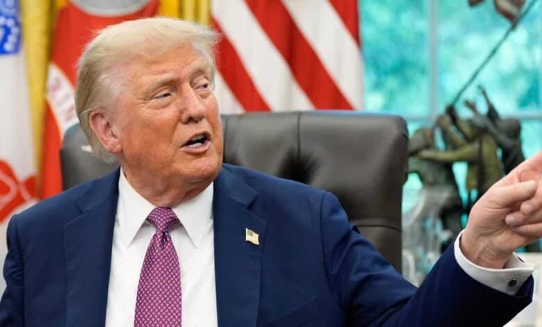 Donald Trump amenaza con destruir isla petrolera clave de Irán