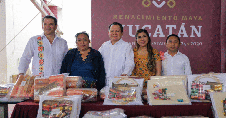 Artesanas y artesanos de Yucatán reciben impulso con programa Reactívate (Foto de Gobierno de Yucatán)