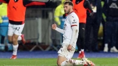 Santiago Giménez vuelve a entrenar con el Milan tras cuatro meses de baja