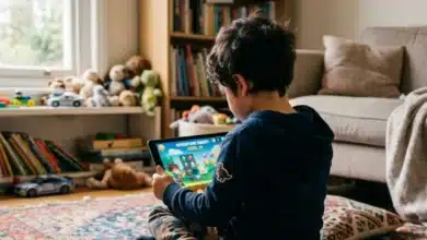 exceso de pantallas en vacaciones afecta sueño y desarrollo infantil