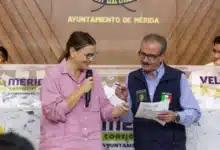 premian a contribuyentes cumplidos en mérida con autos, motos y electrónicos