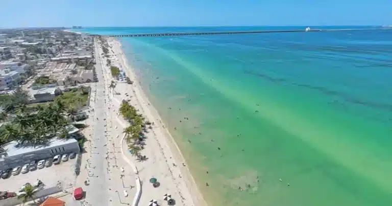Puerto Progreso sin riesgo para bañistas: Erik Rihani 