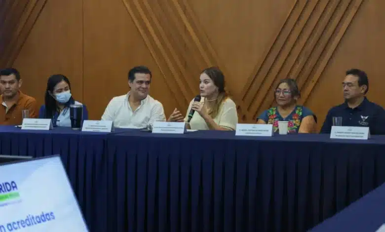 cecilia patrón reconoce a emprendedores cumplidos de micromer