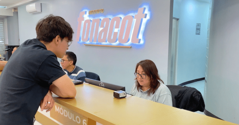 Fonacot, 52 años de apoyo financiero para las y los trabajadores formales de México