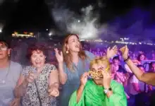 poesía, música y galerías llenan de arte la primera noche de la víspera de la noche blanca