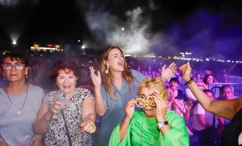 poesía, música y galerías llenan de arte la primera noche de la víspera de la noche blanca