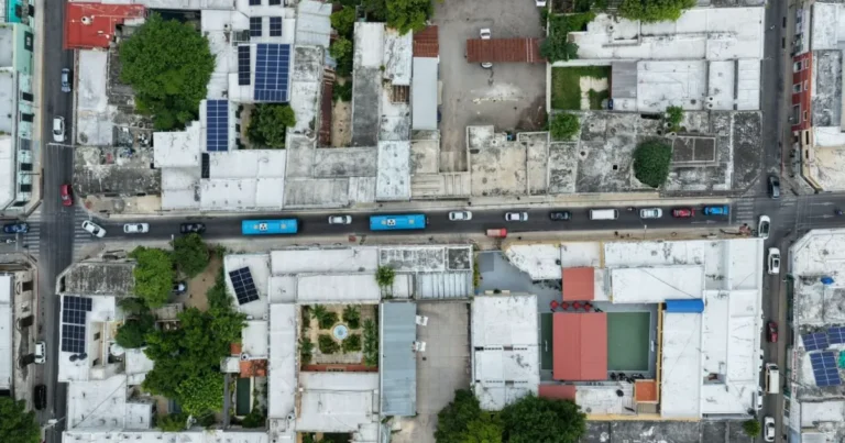 ayuntamiento de mérida amplía banquetas en el centro histórico