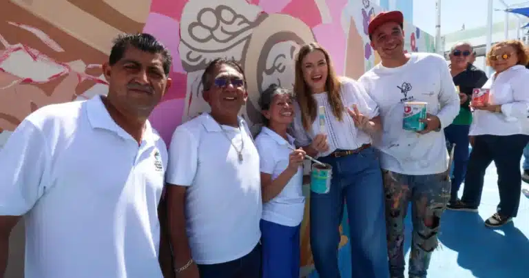 comerciantes transforman el lucas de gálvez con mural comunitario