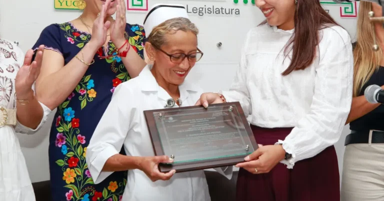 congreso de yucatán reconoce a la enfermera elodia aguilar medina por 49 años de servicio