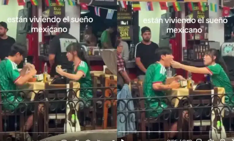 Pareja coreana cautiva las redes al disfrutar tacos con camiseta de México (Fotos de internet)