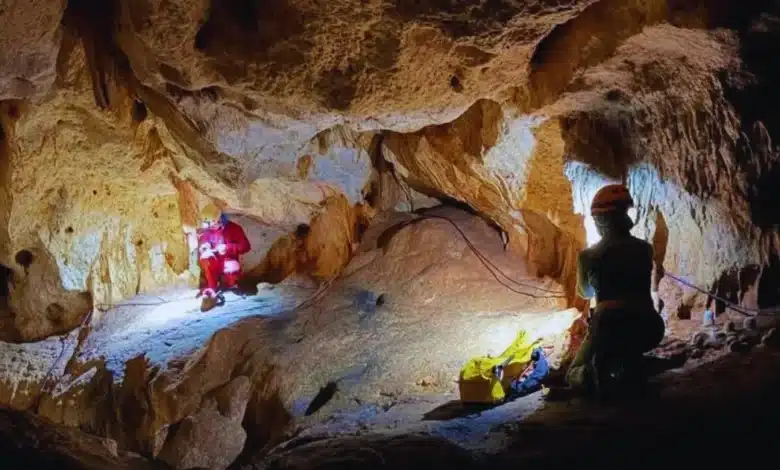 exploran la cueva che’eche’ baak en homún y descubren vestigios mayas y riqueza natural
