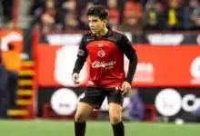 Gilberto Mora renueva contrato con Xolos, usará el 10