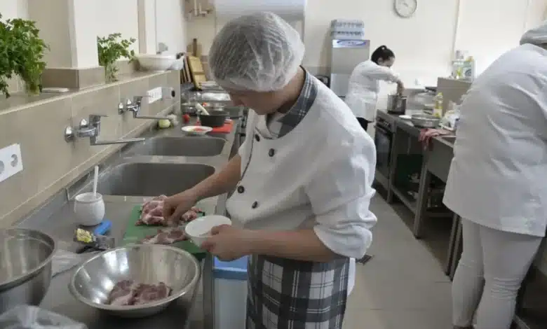 jóvenes en yucatán buscan empleos de verano ligados a sus carreras y experiencia laboral