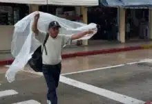 lluvias disparan venta y precio de impermeables, paraguas y botas en mérida