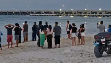 pareja detenida por actos indebidos en playa progreso