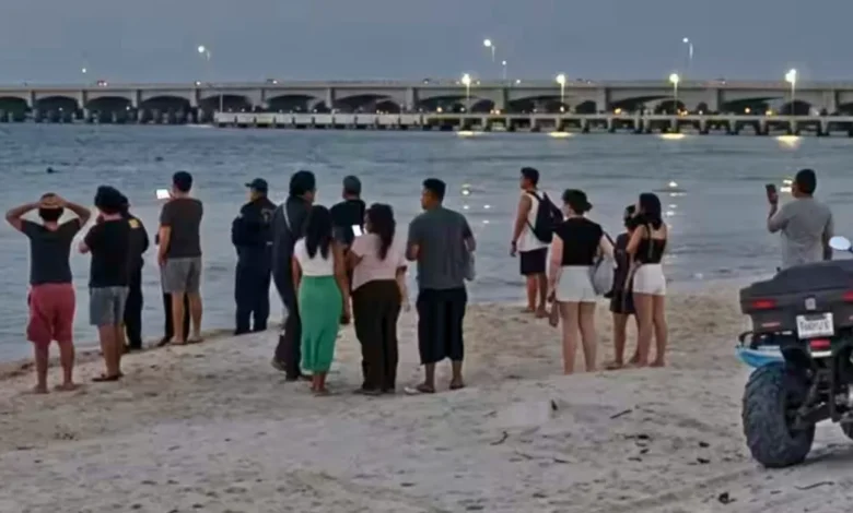 pareja detenida por actos indebidos en playa progreso