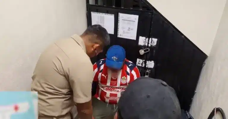 Aseguran embarcación con equipo de pesca submarina y 400 litros de gasolina frente a Progreso
