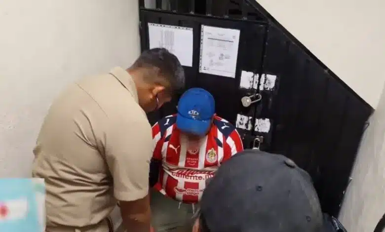 Aseguran embarcación con equipo de pesca submarina y 400 litros de gasolina frente a Progreso
