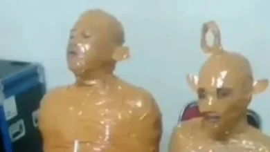 atrapan a ladrón y lo envuelven con cinta adhesiva como un teletubbie