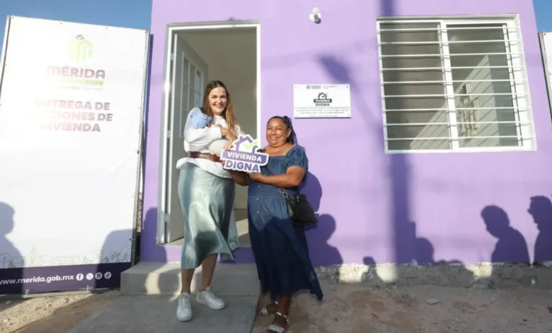ayuntamiento entrega viviendas a familias afectadas por incendio en dzununcán
