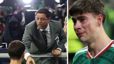 chicharito consuela a la hormiga gonzález tras la eliminación de méxico en el mundial 2026