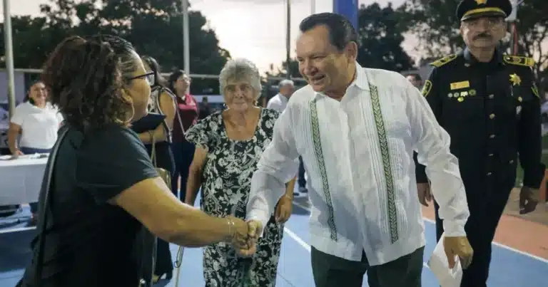 Diálogos con el Pueblo en la colonia El Roble Agrícola (Foto de cortesía)
