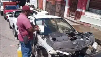 ¿Tienes un taller mecánico? Así puedes evitar multas por dejar autos en la vía pública (Foto de internet)