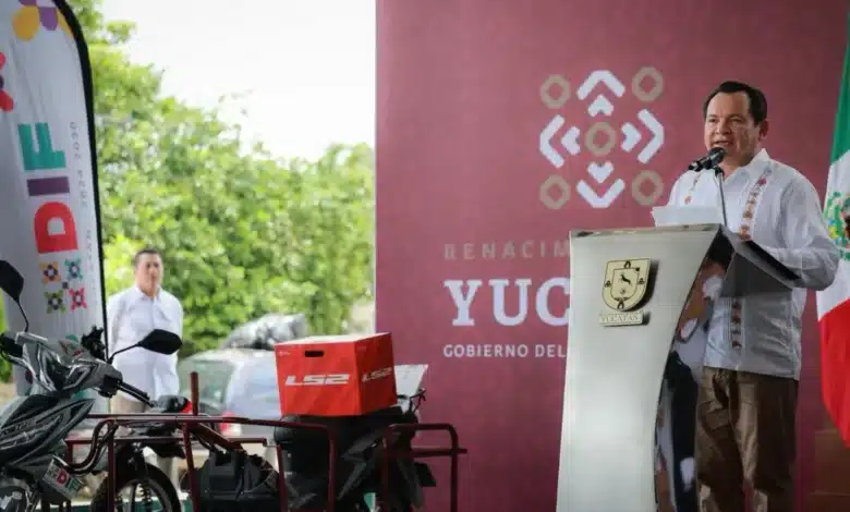 entregan motos adaptadas y aparatos funcionales a 58 personas con discapacidad en yucatán