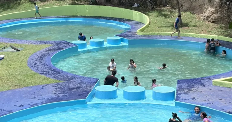 familias disfrutan de espacios refrescantes en mérida